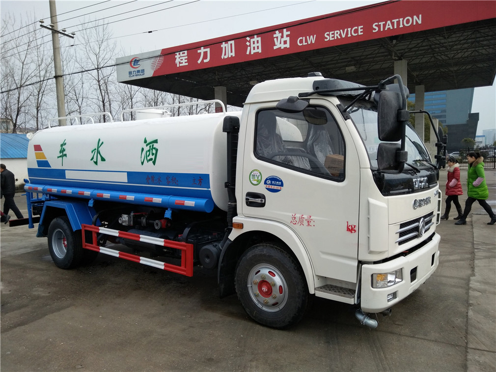 東風多利卡（8方）灑水車