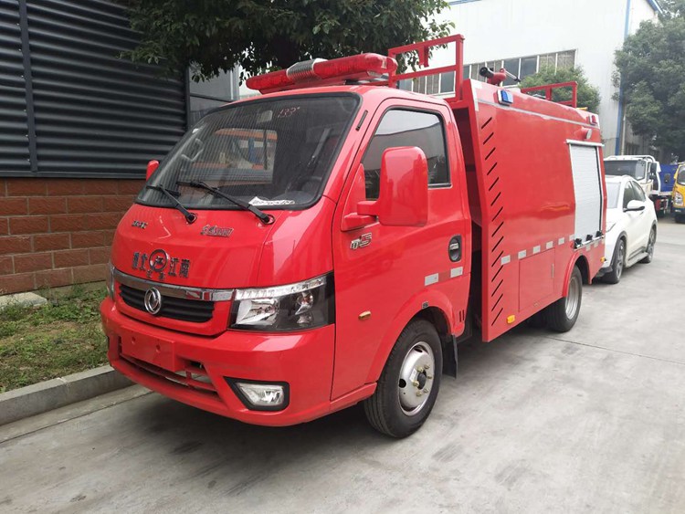 國六東風(fēng)途逸小型水罐消防灑水車2噸